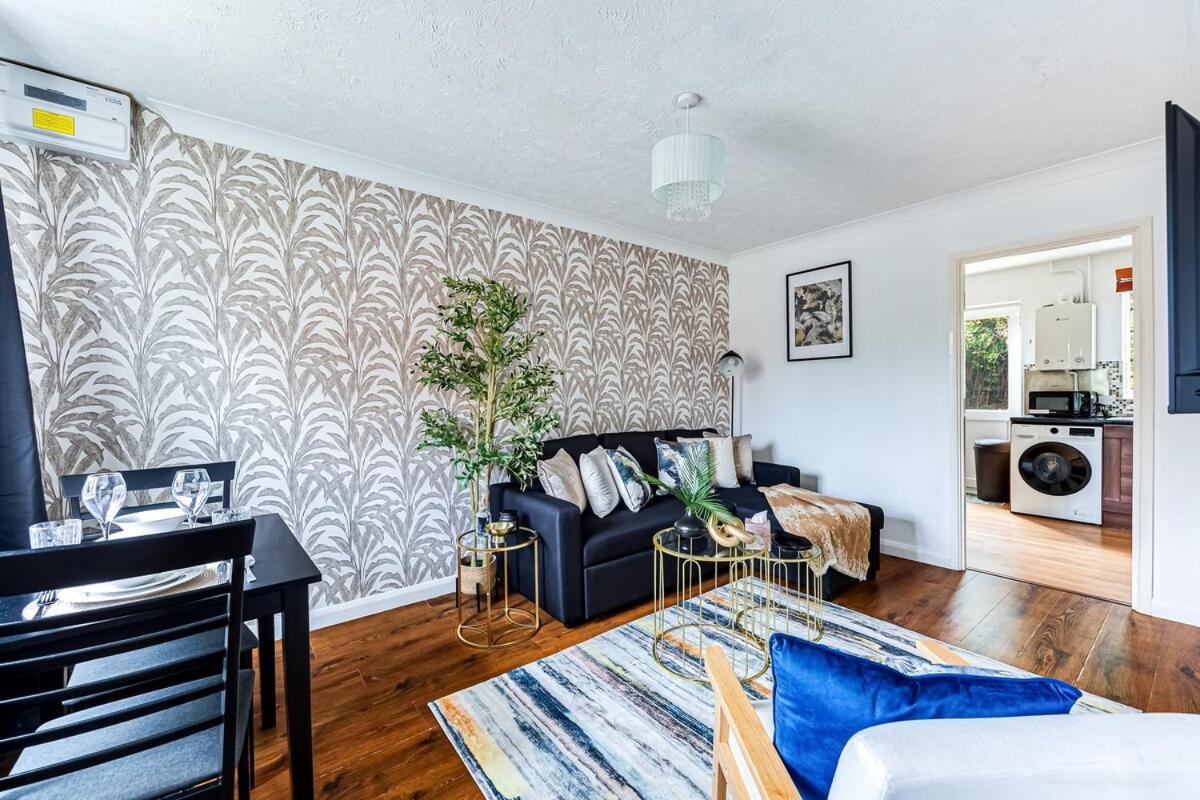 Stylish House - Excellent Location - Driveway Parking, Self-Check-In, Tvs In Bedrooms And Fast Wifi By Yoko Property Milton Keynes Exterior photo
