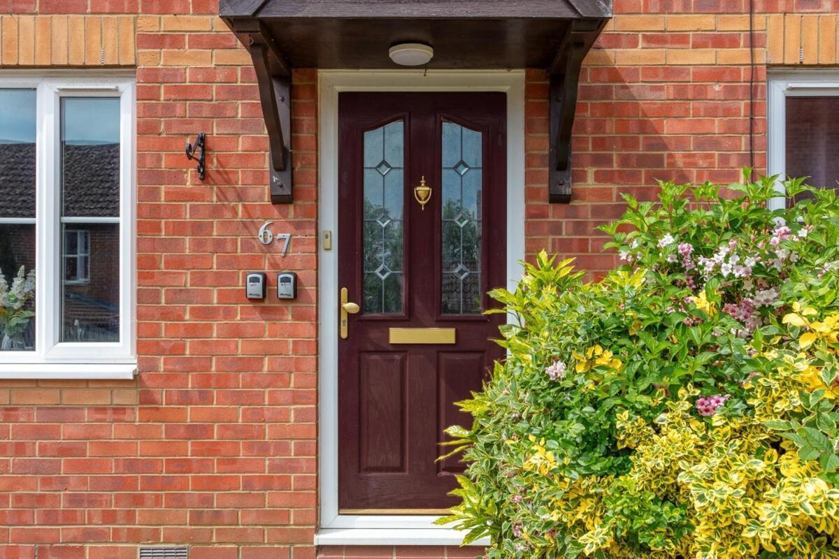 Stylish House - Excellent Location - Driveway Parking, Self-Check-In, Tvs In Bedrooms And Fast Wifi By Yoko Property Milton Keynes Exterior photo